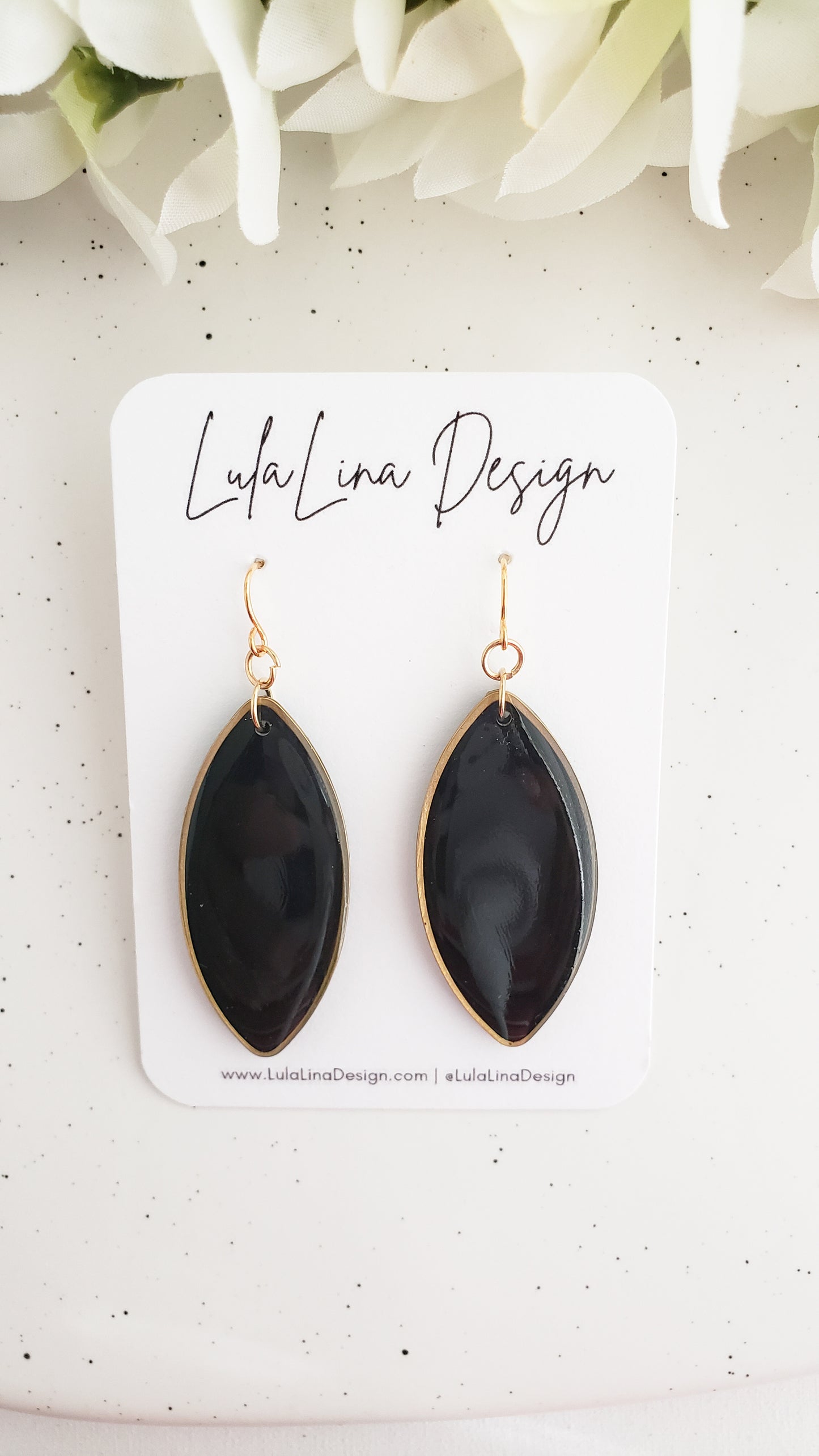 Diamond Feather in Black | Market Exclusives